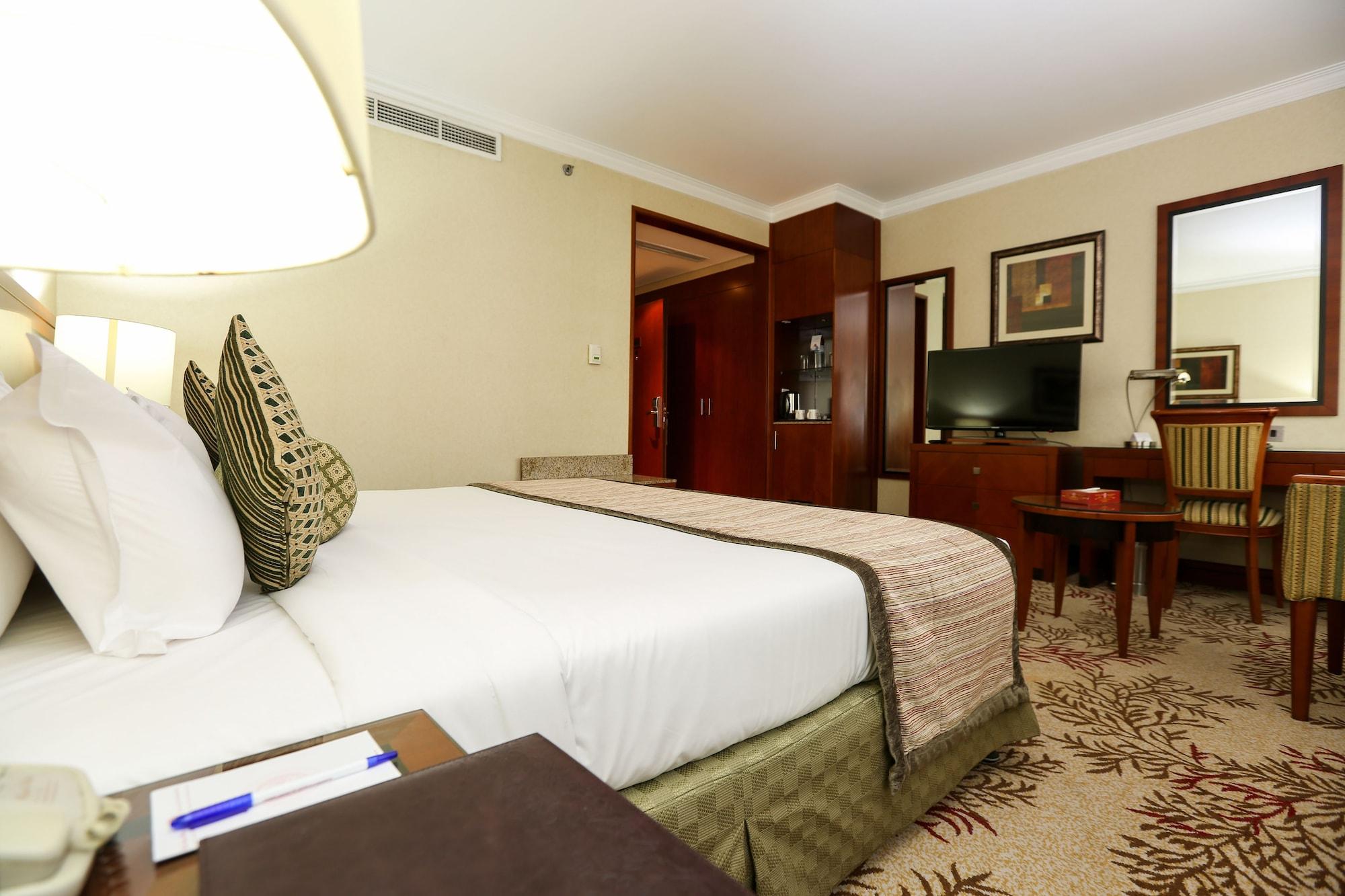 Ramee Royal Hotel Дубай Экстерьер фото