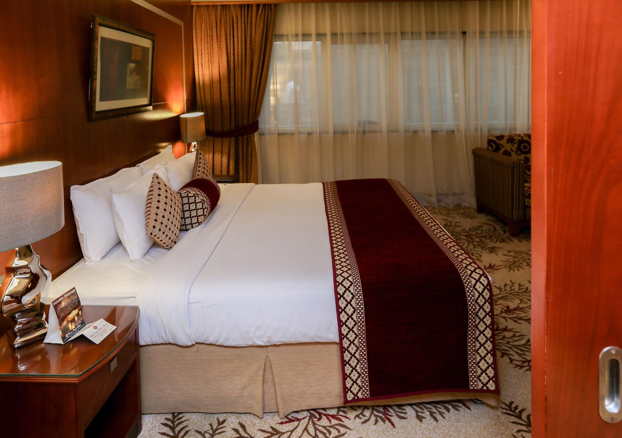 Ramee Royal Hotel Дубай Экстерьер фото