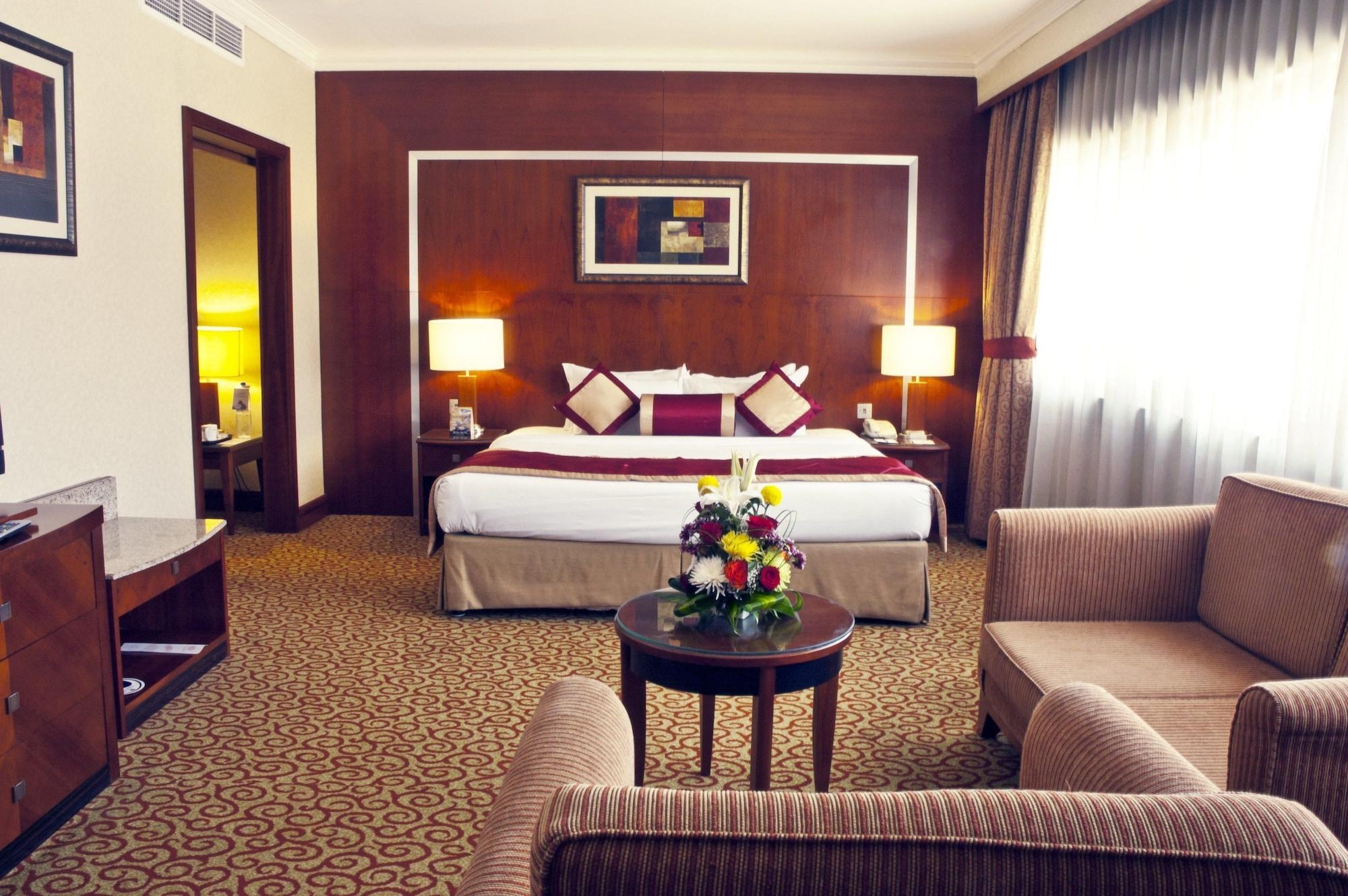 Ramee Royal Hotel Дубай Экстерьер фото