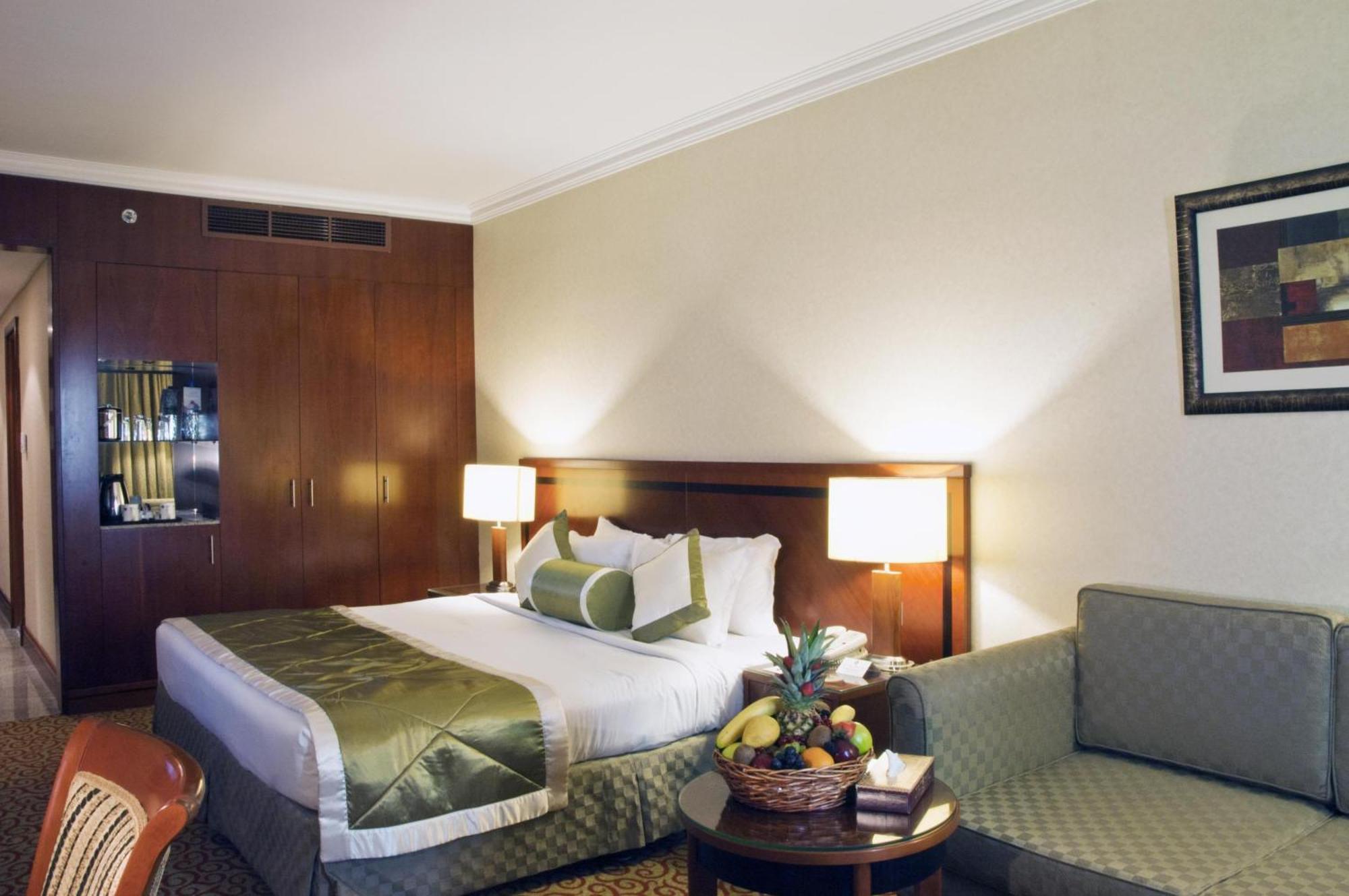 Ramee Royal Hotel Дубай Экстерьер фото