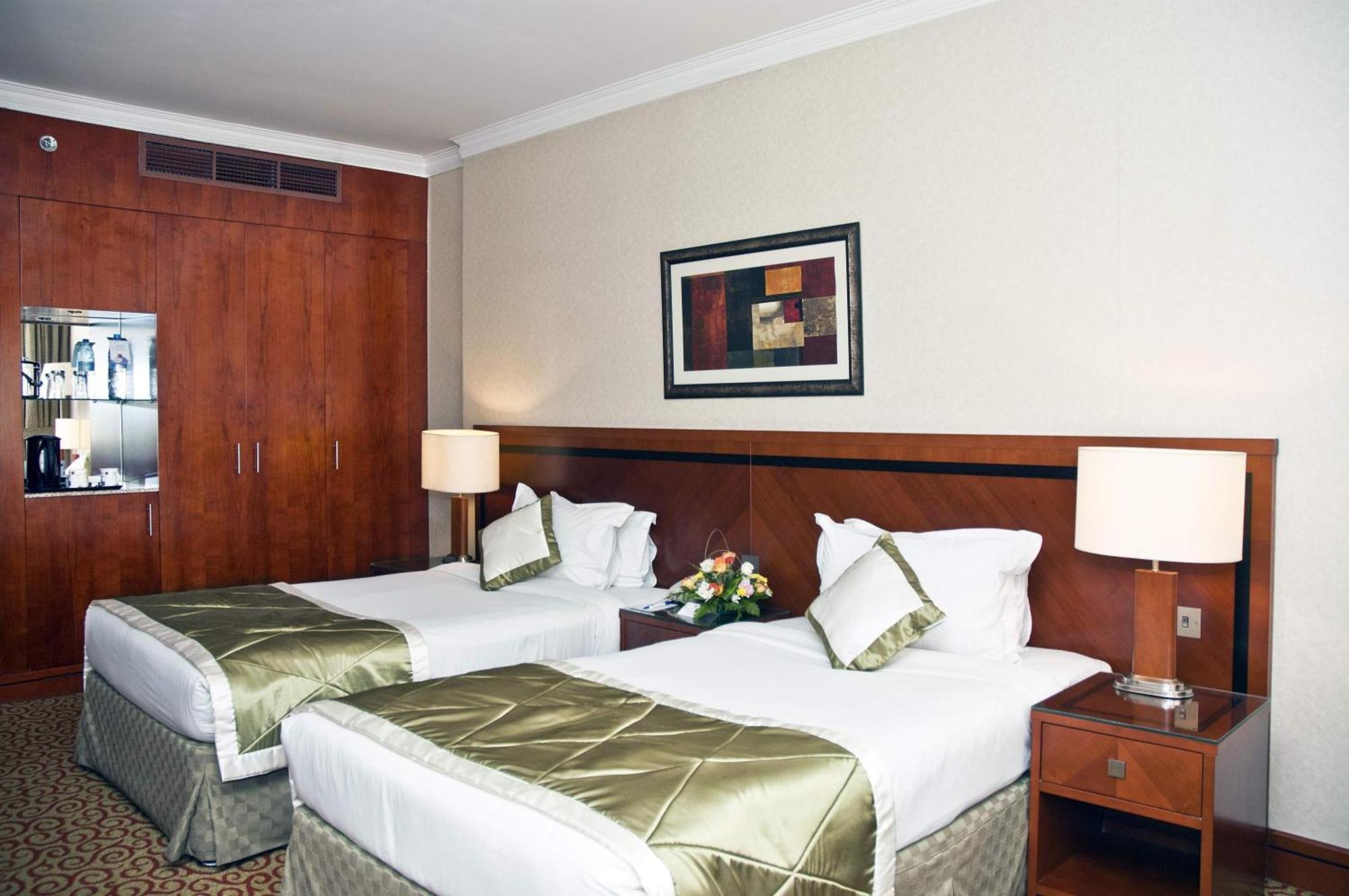Ramee Royal Hotel Дубай Экстерьер фото