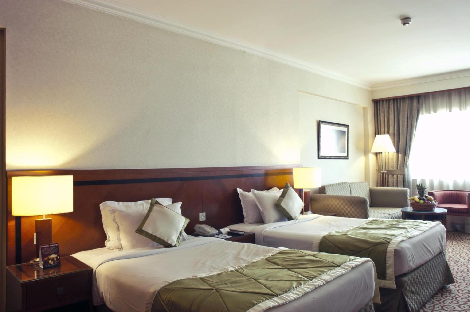 Ramee Royal Hotel Дубай Экстерьер фото
