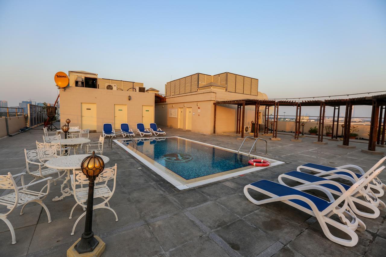 Ramee Royal Hotel Дубай Экстерьер фото
