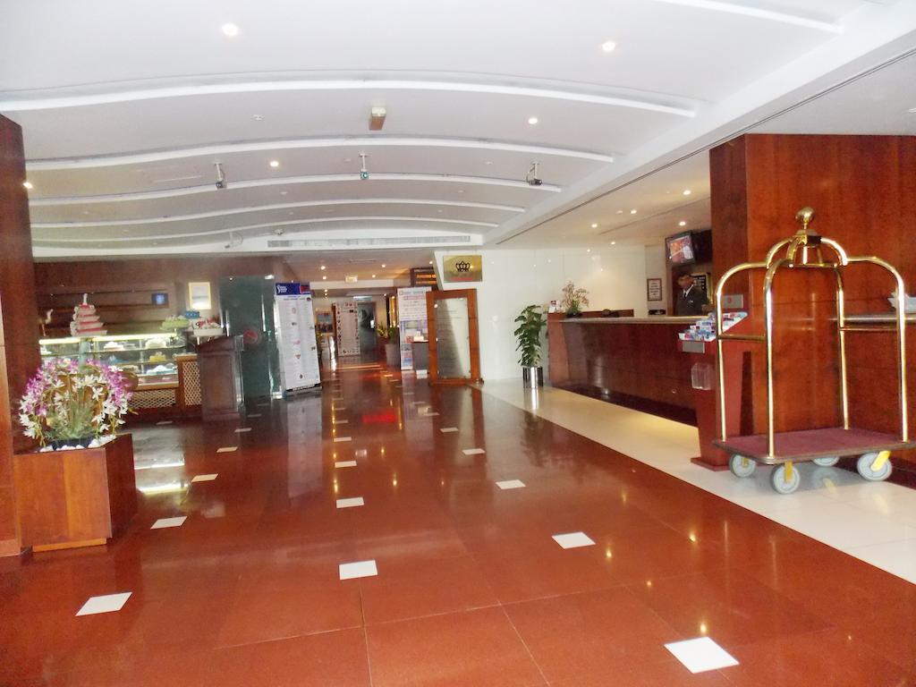 Ramee Royal Hotel Дубай Экстерьер фото