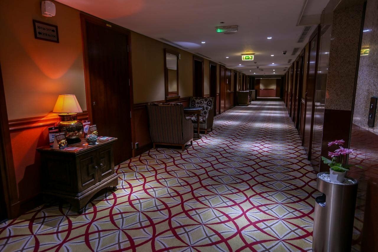 Ramee Royal Hotel Дубай Экстерьер фото